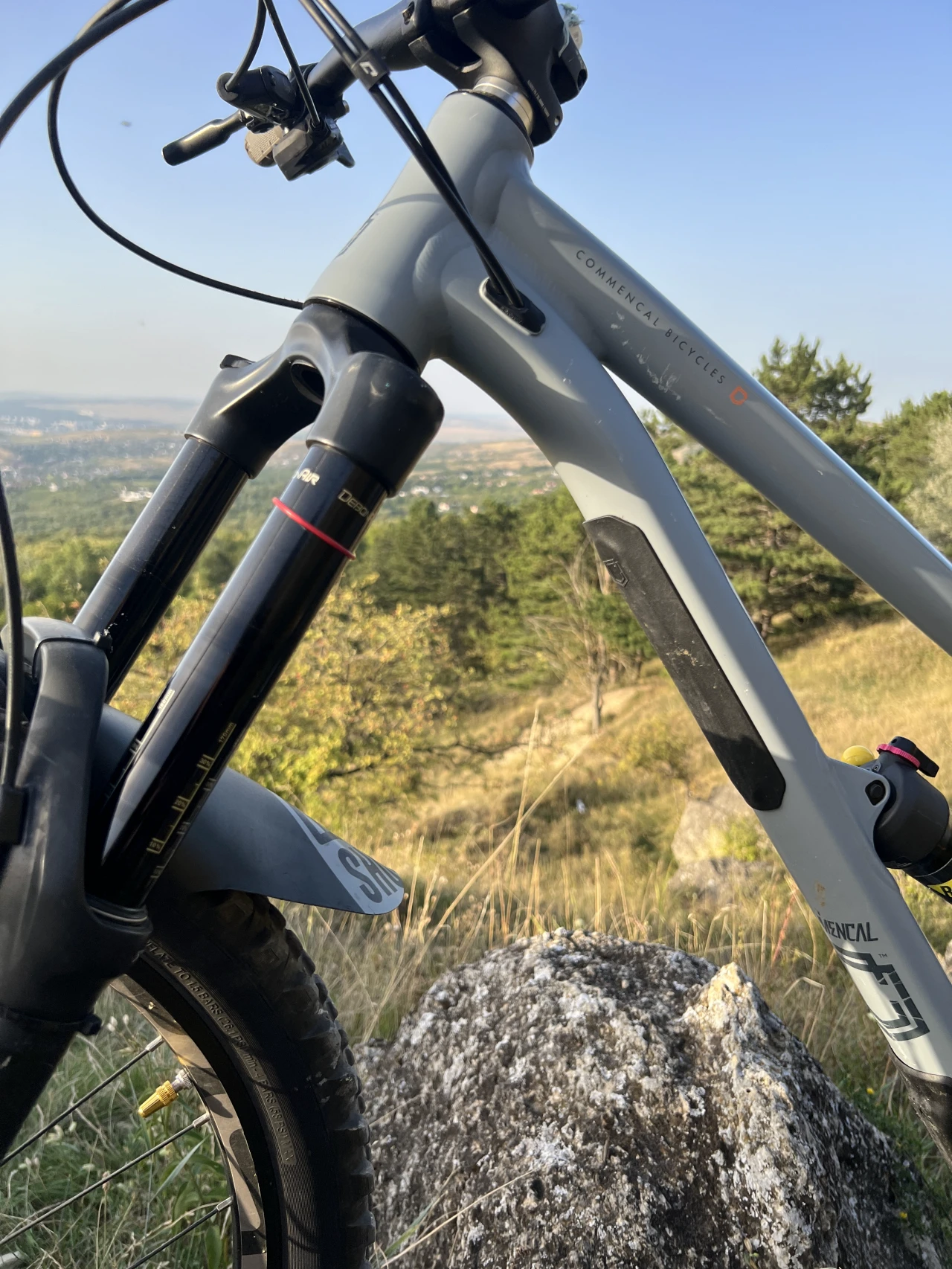 1. Commencal Clash Origin 2021