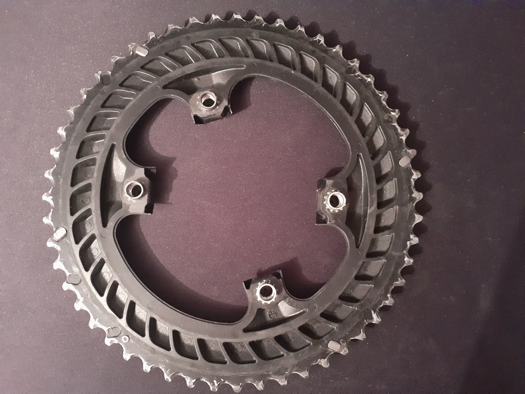 1. Vând foaie shimano 105 52t