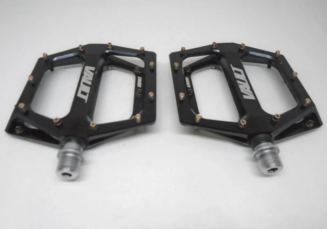 1. Pedale mtb DMR Vault V2