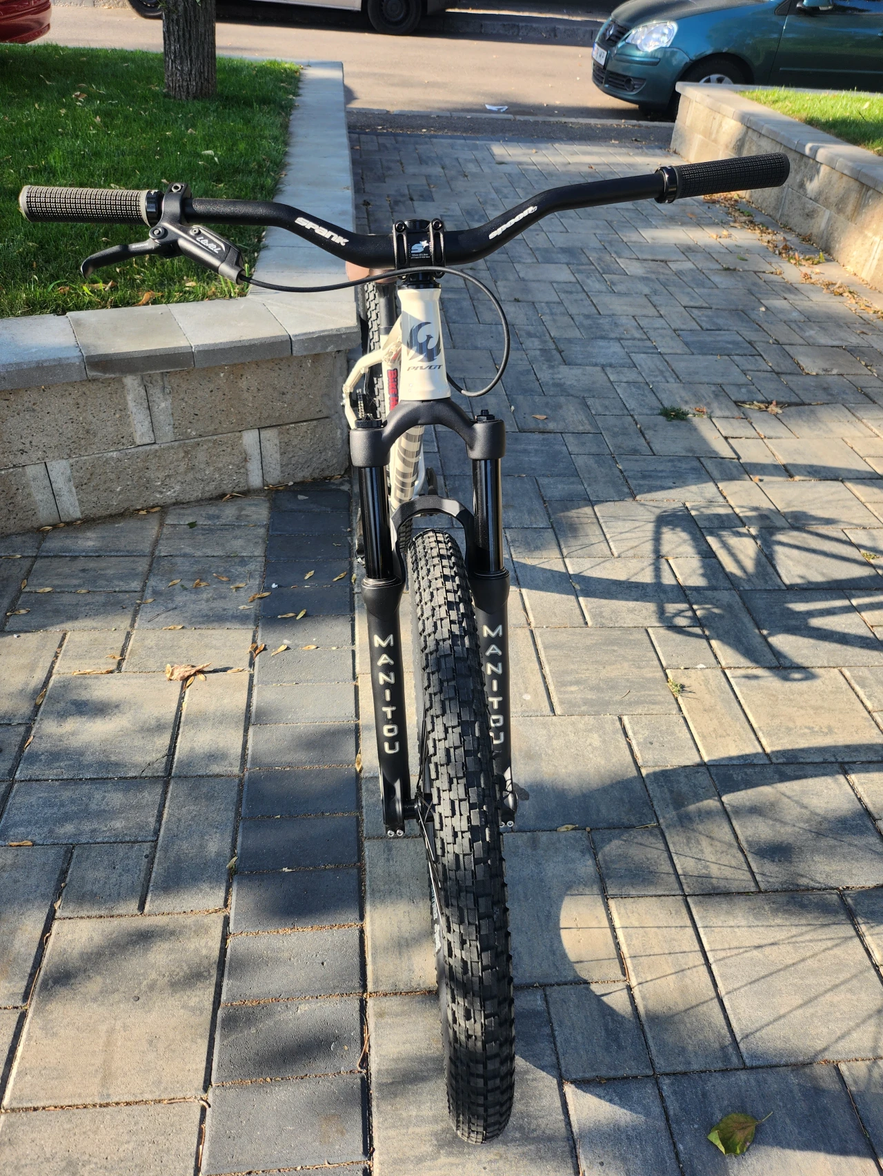 2. BICICLETA STREET-DIRT PIVOT CYCLES POINT SECOND HAND 2023