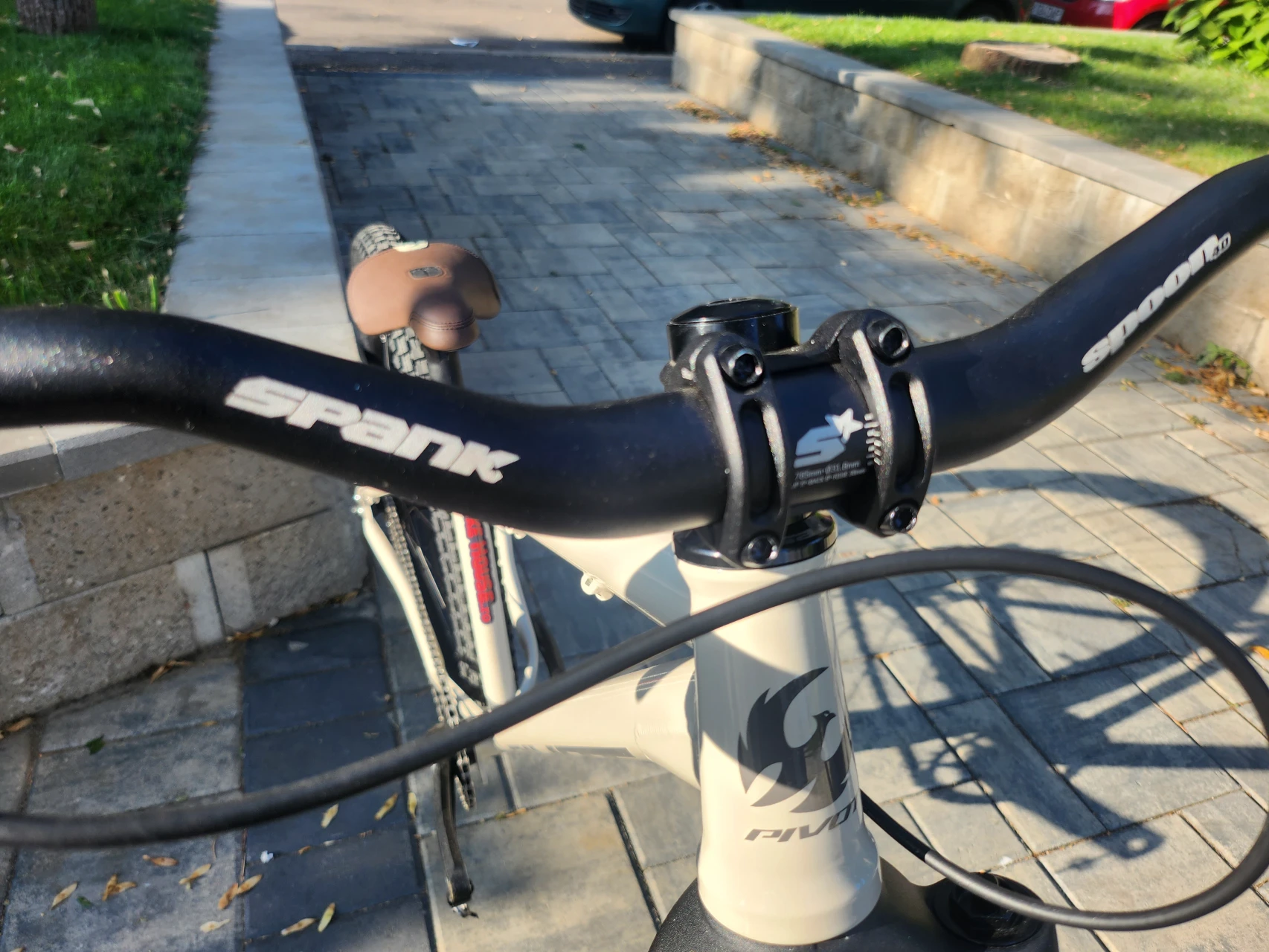8. BICICLETA STREET-DIRT PIVOT CYCLES POINT SECOND HAND 2023