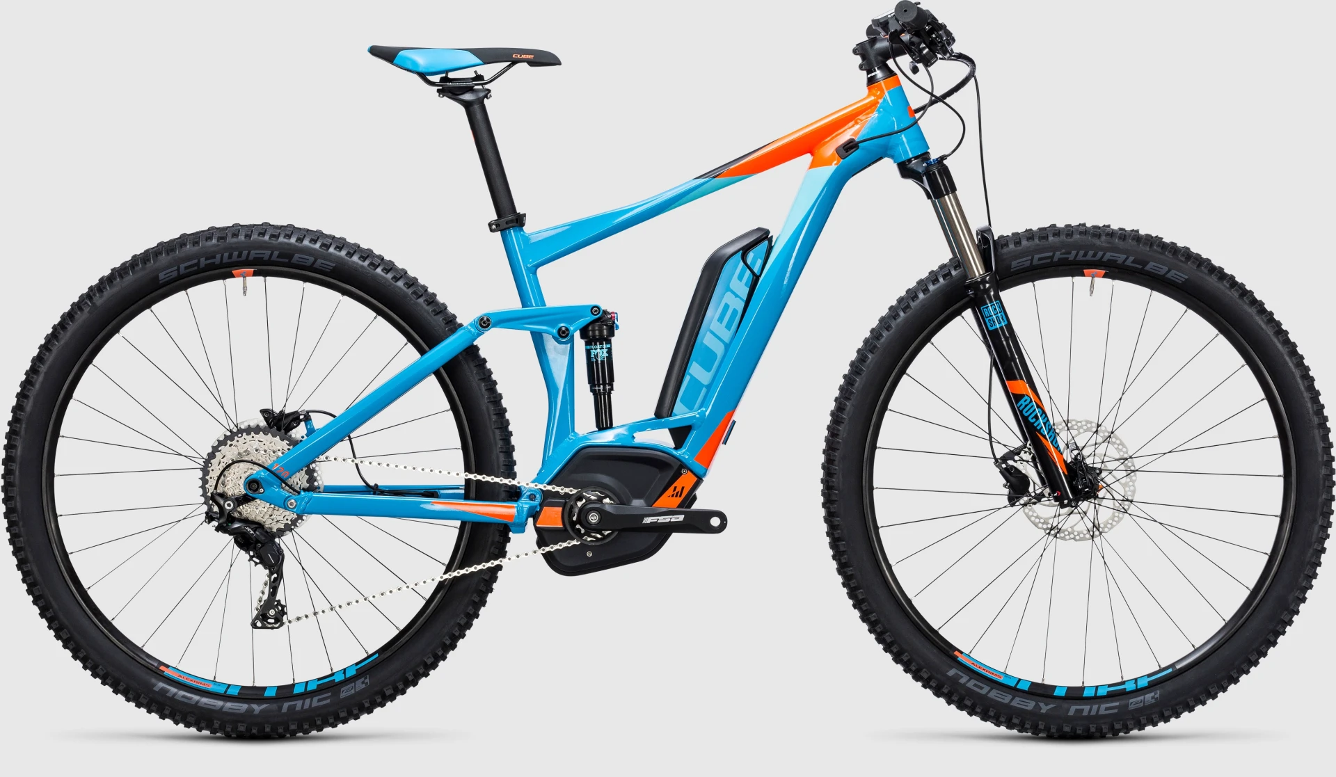 8. Bicicleta CUBE STEREO HYBRID 120 HPA - PRO 500
