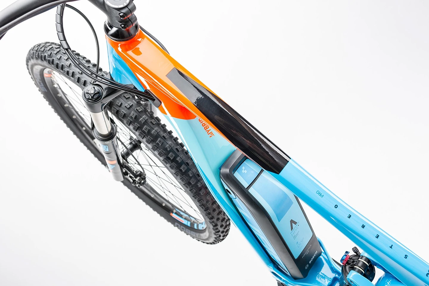 7. Bicicleta CUBE STEREO HYBRID 120 HPA - PRO 500