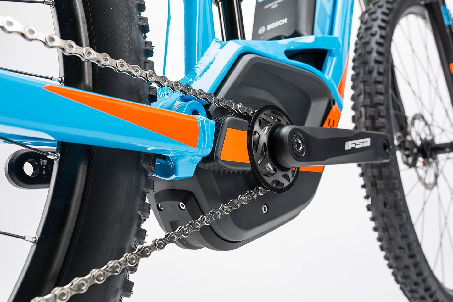 3. Bicicleta CUBE STEREO HYBRID 120 HPA - PRO 500