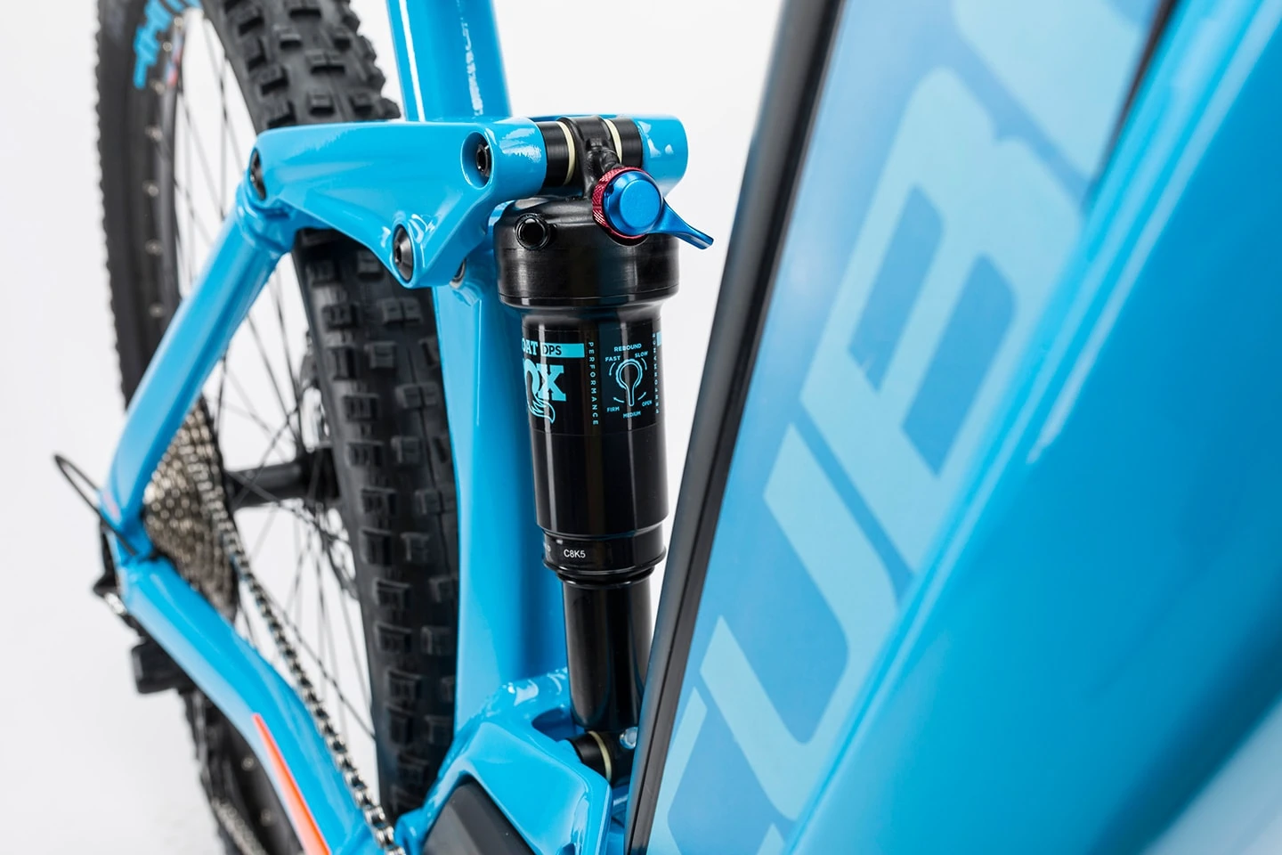 2. Bicicleta CUBE STEREO HYBRID 120 HPA - PRO 500