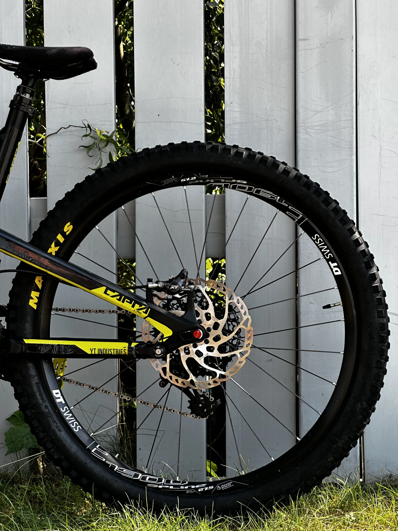 1. Bicicleta YT Capra M