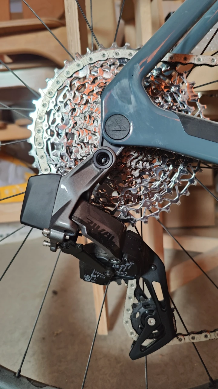 3. Caseta pinioane Sram XG-1251 10-44 XDR