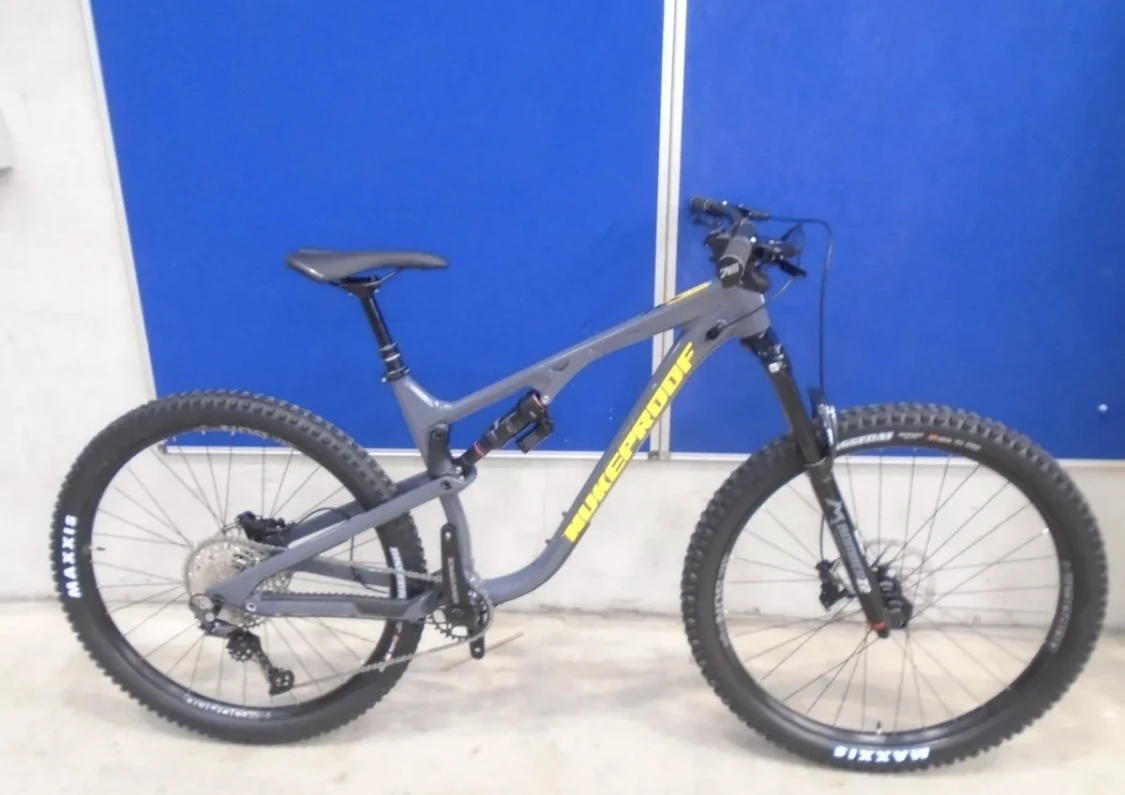 6. MTB Nukeproof Reactor 290 2022
