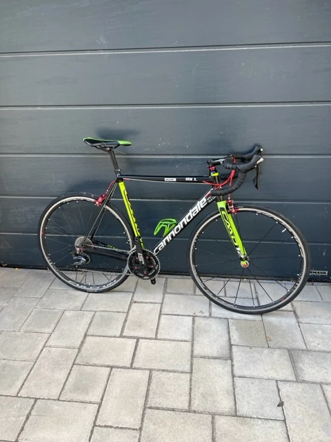 1. Cursiera Cannondale CAAD 12, Ultegra