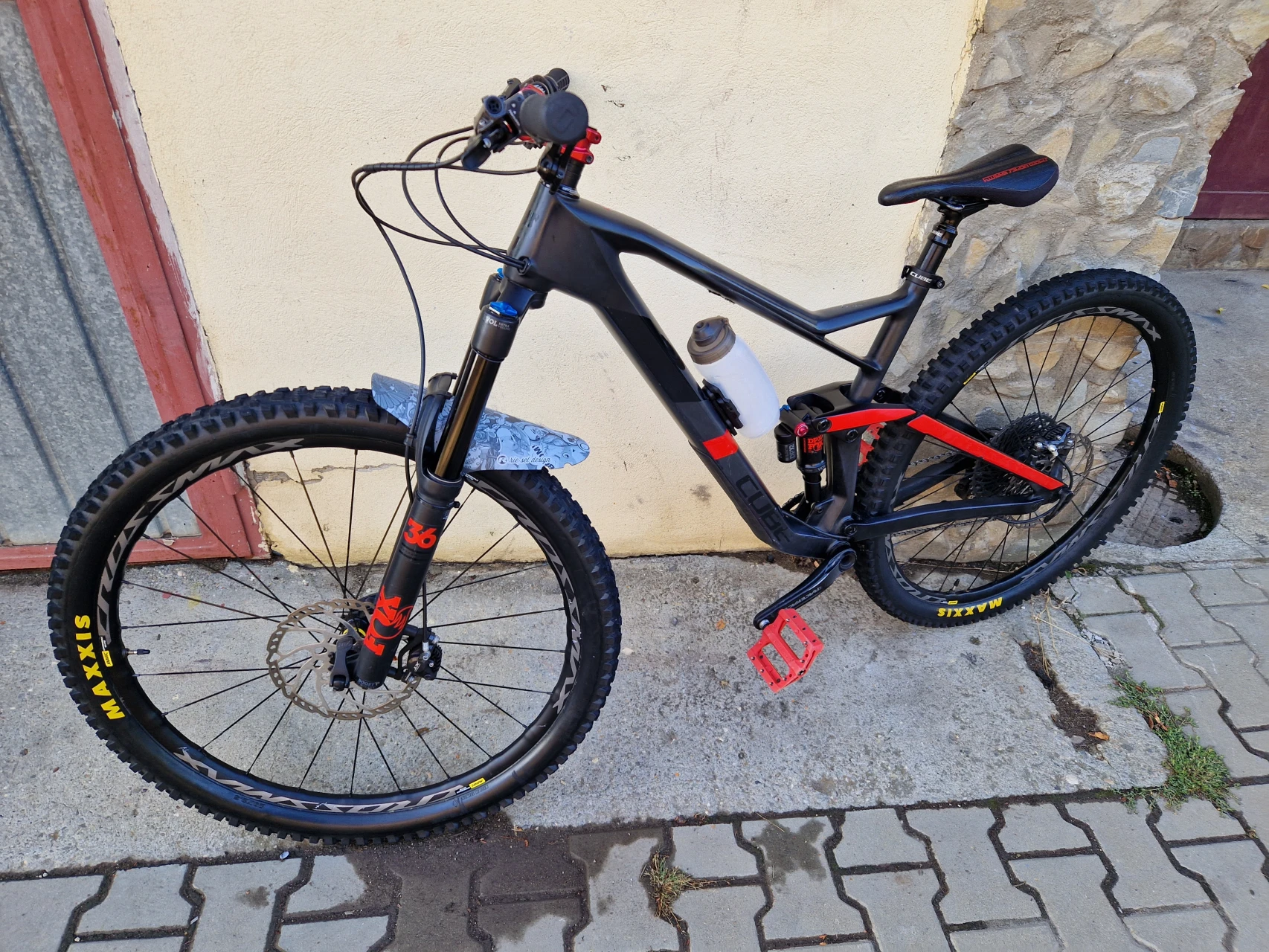 1. Cube Stereo-carbon-29-L