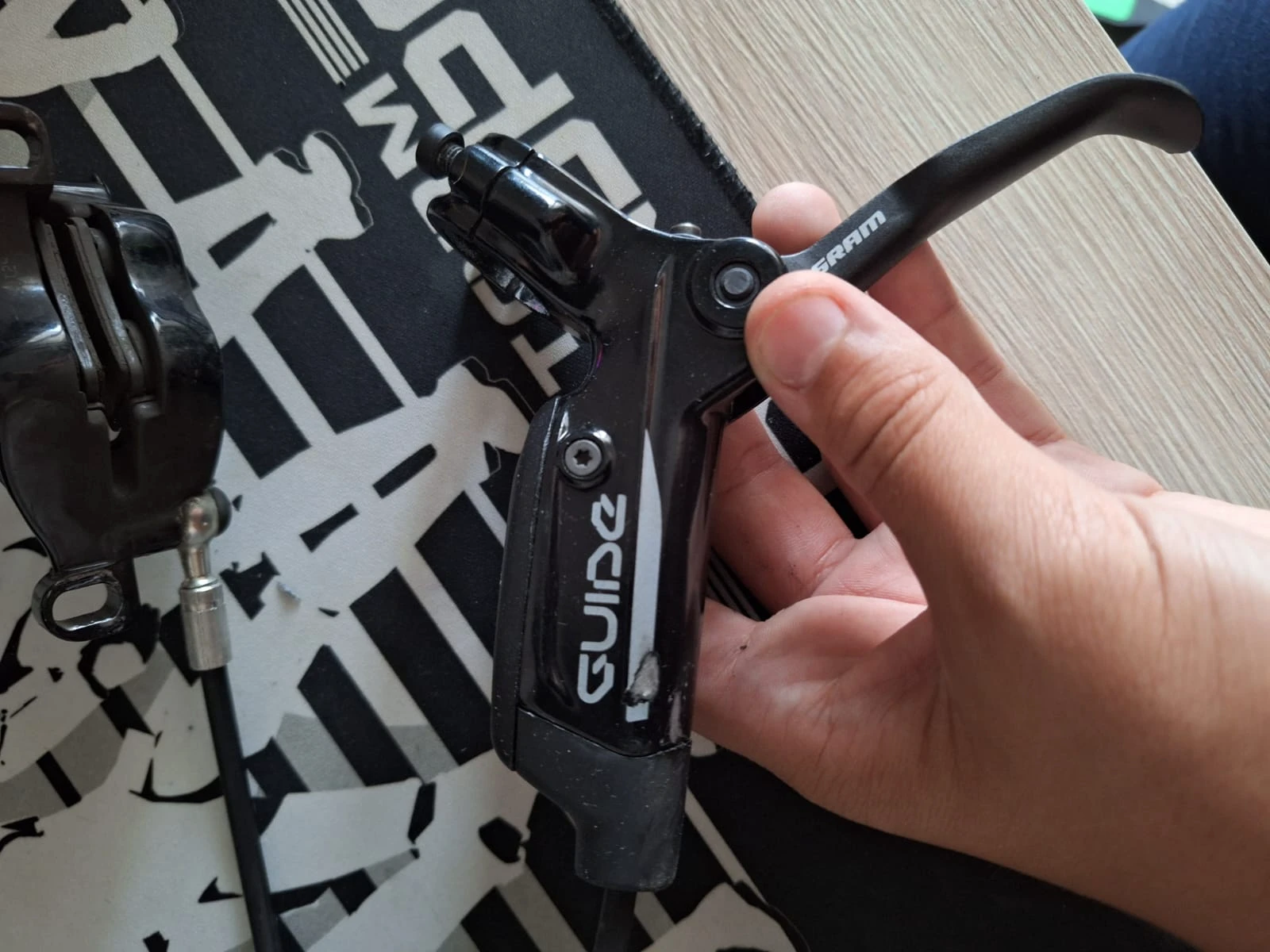 1. SRAM GUIDE-T(frane 4 pistoane)