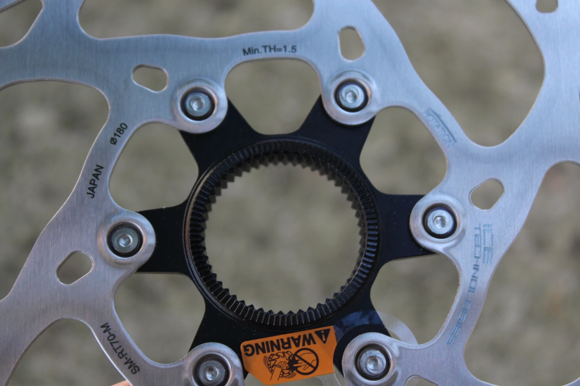 6. Shimano SM-RT70 SLX IceTech Centerlock intern - 180mm disc rotor