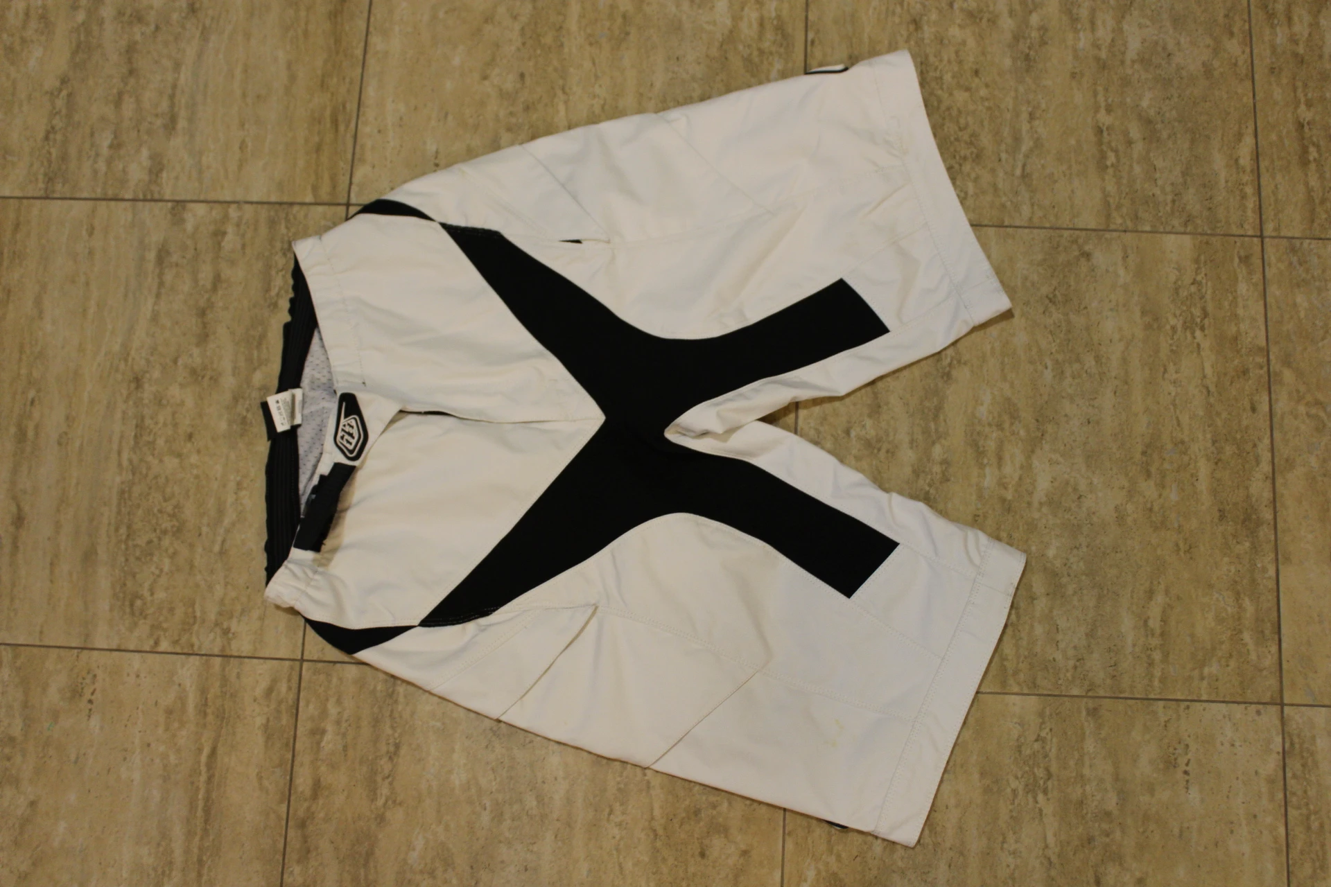 1. Troy Lee Designs Moto Short alb 32