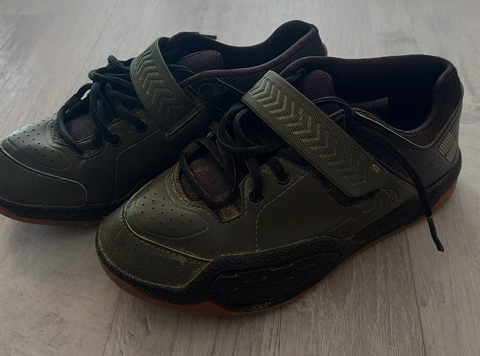 1. Pantofi Shimano SPD 37