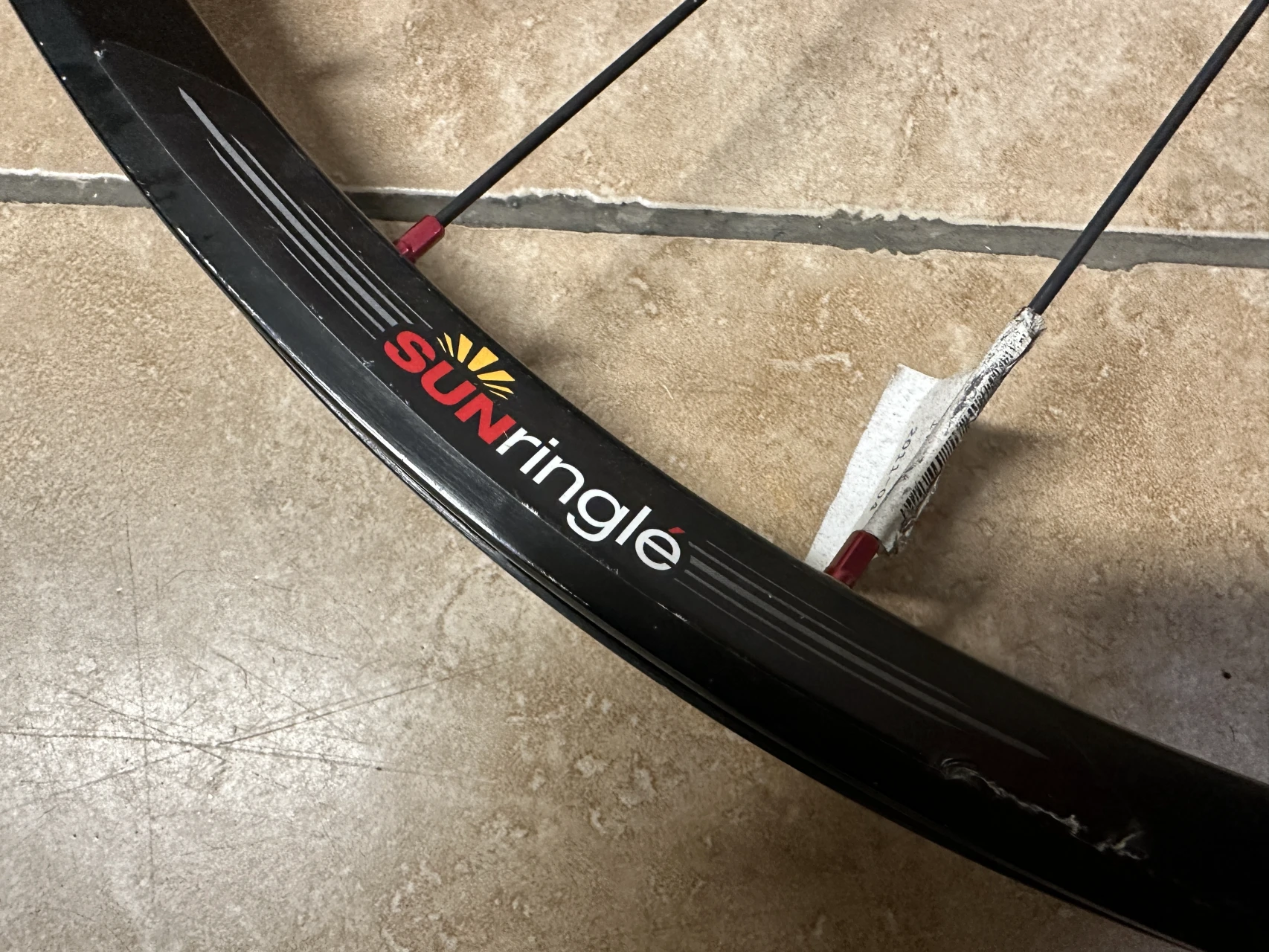 5. Roata 2011 Sun Ringle Black Flag Expert + janta 26"