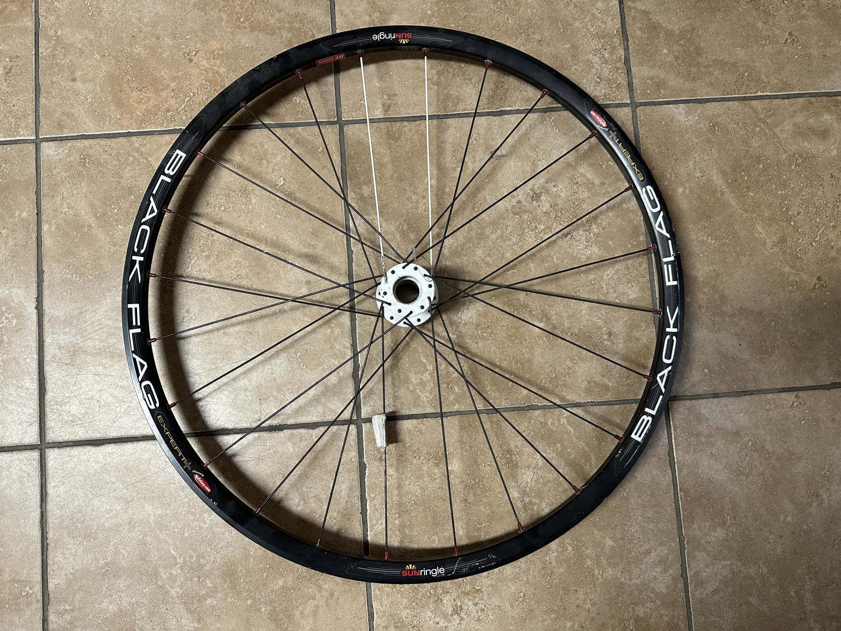 2. Roata 2011 Sun Ringle Black Flag Expert + janta 26"