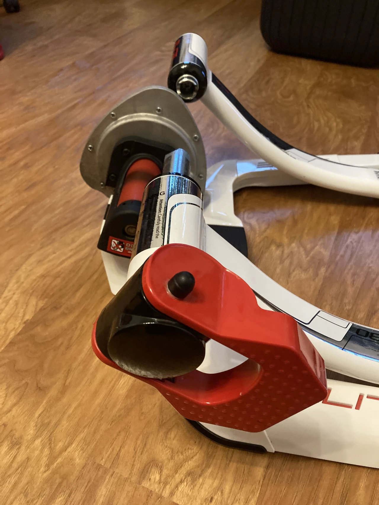 1. Home trainer Elite Qubo Fluid Elastogel