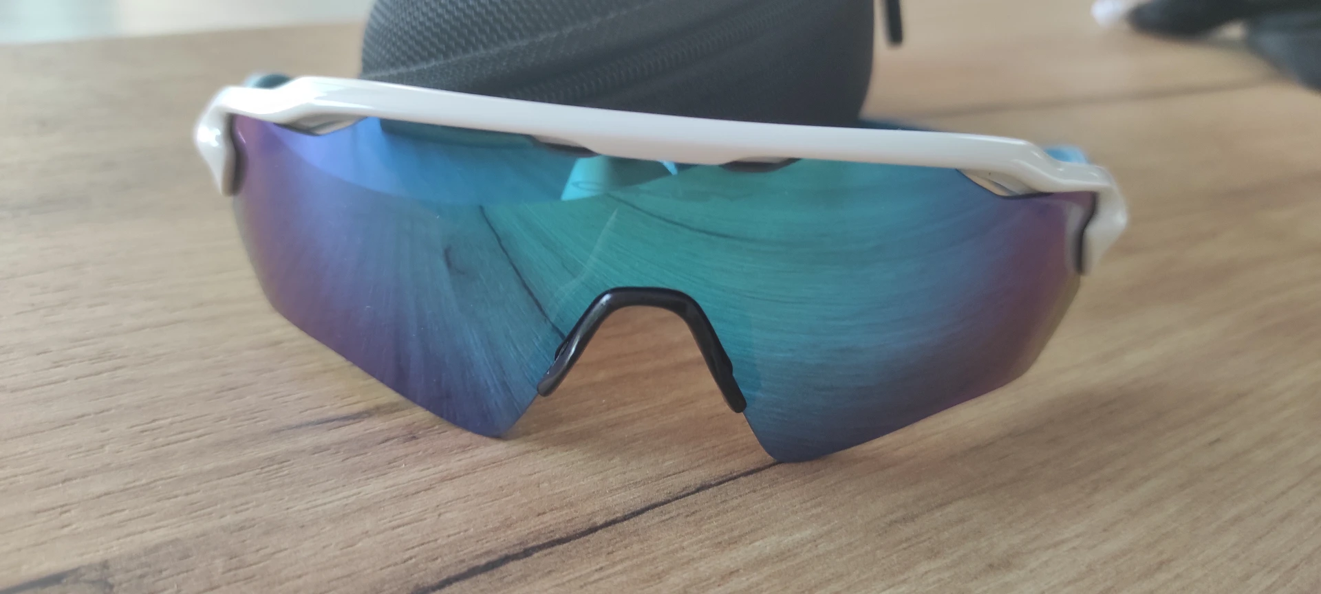 2. Vand Oakley Radar EV XS PATH