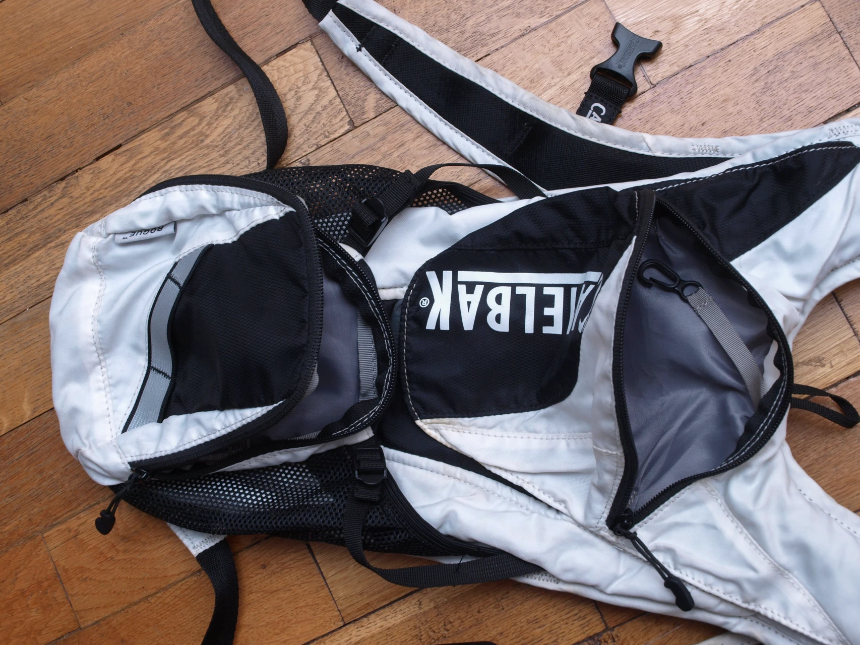 1. Rucsac Camelback Rogue