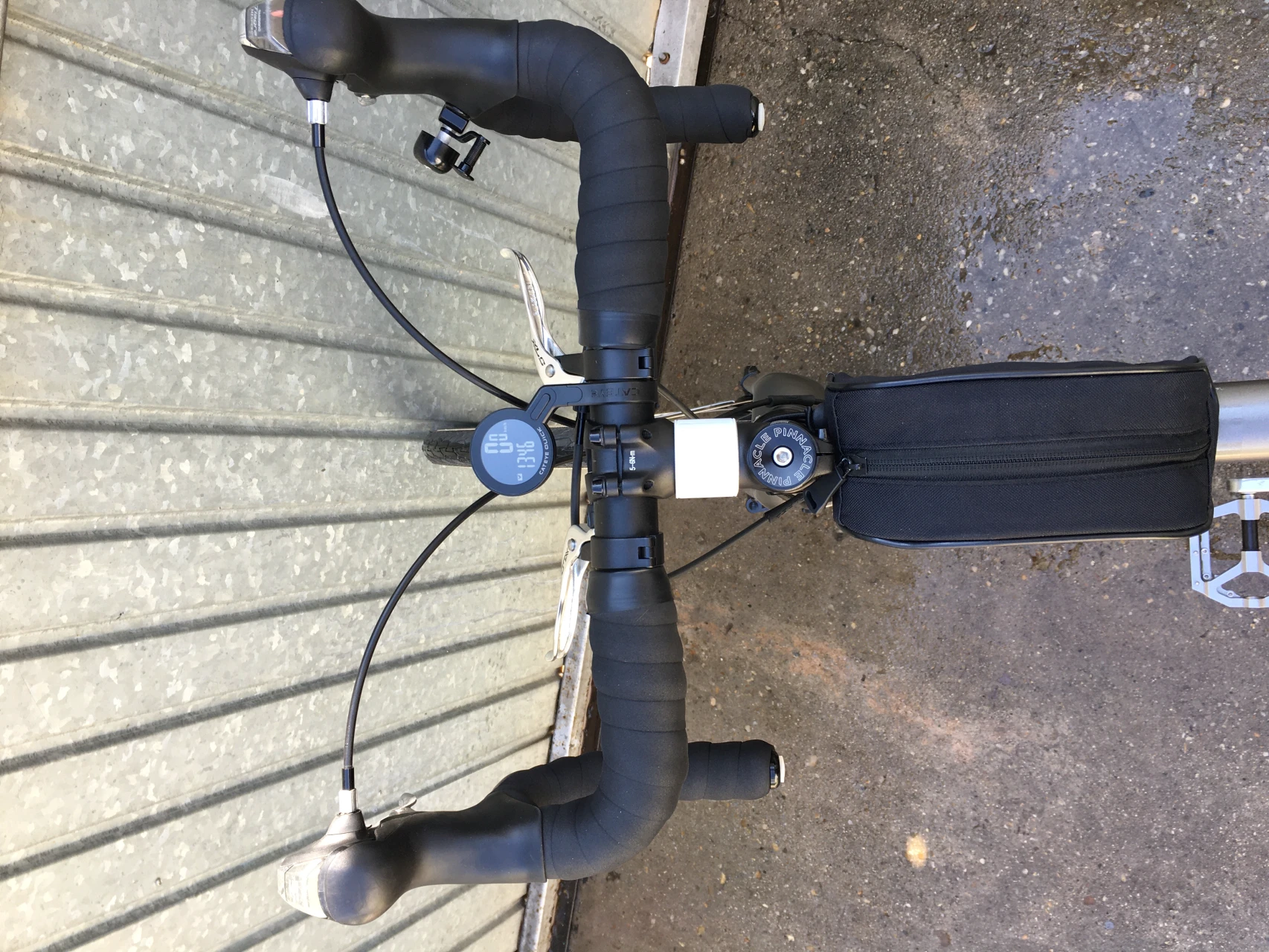 1. Vand bicicleta Cyclocross / Gravel Pinnacle Arkose Three