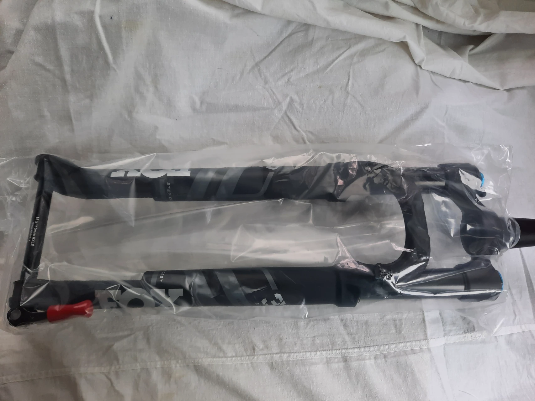 5. Furca noua FOX 32 SC 29 Performance 100MM Grip remote boost 15X110