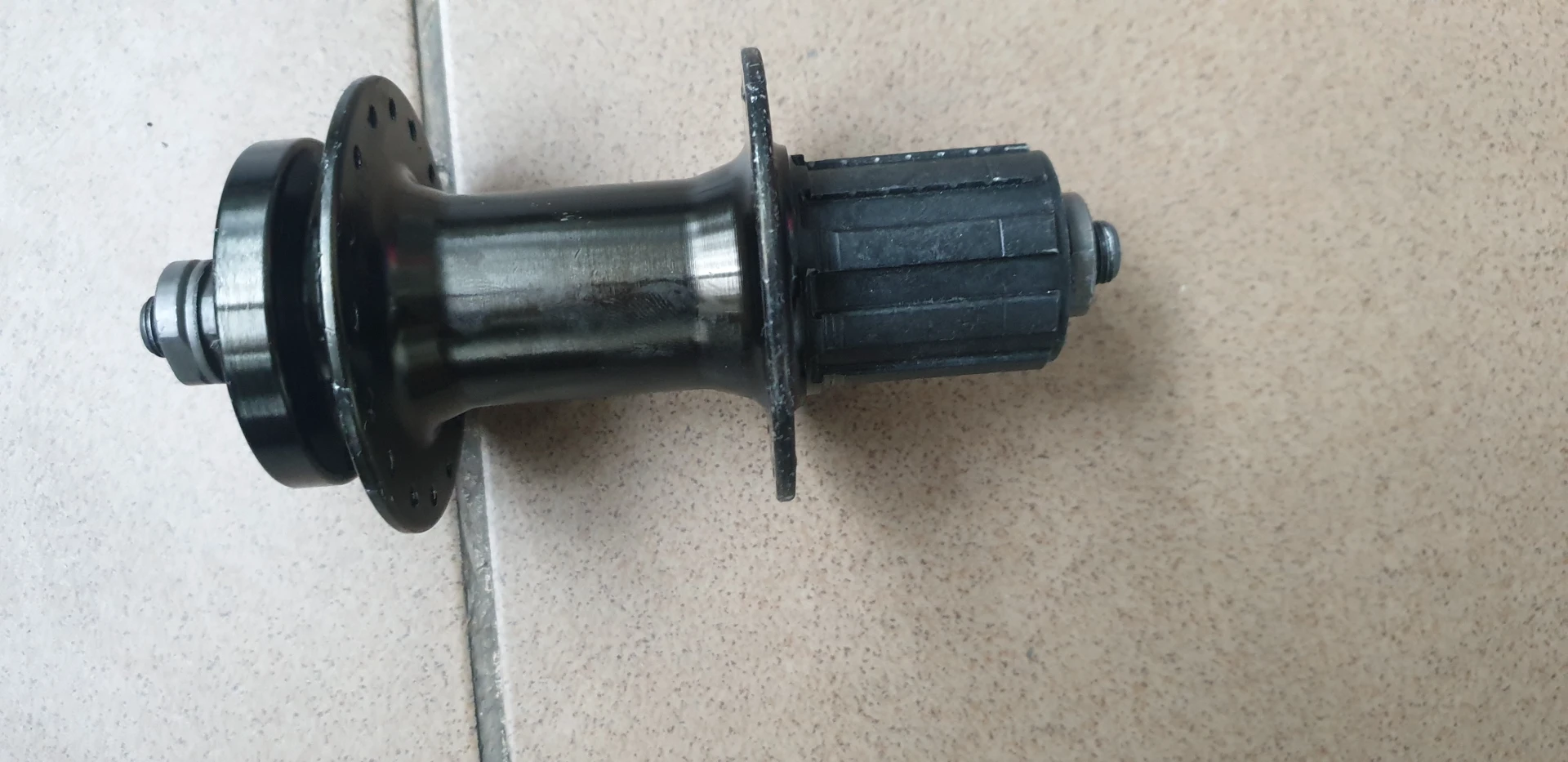 1. Butuci spate compatibili frana disc