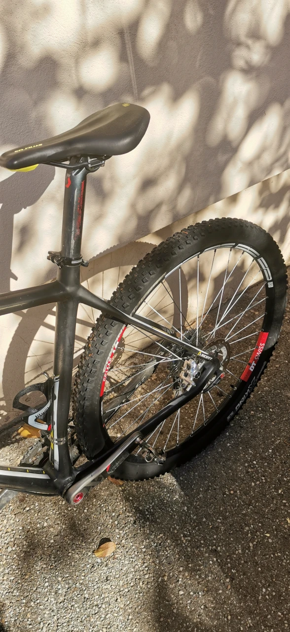 1. Scott Scale 900 rc/29 inchi