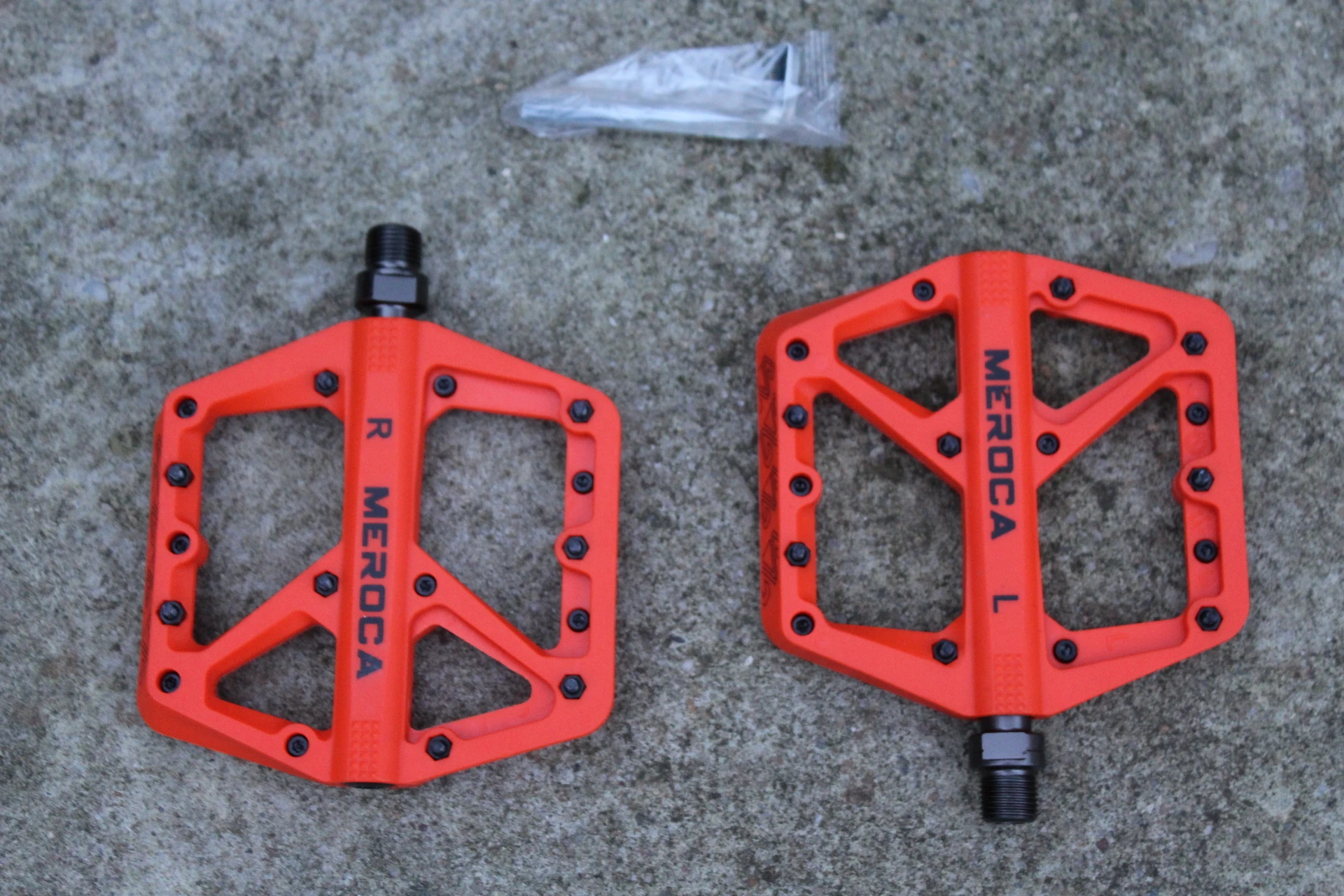 1. Meroca Slim - Nylon Flat Pedal - Portocaliu