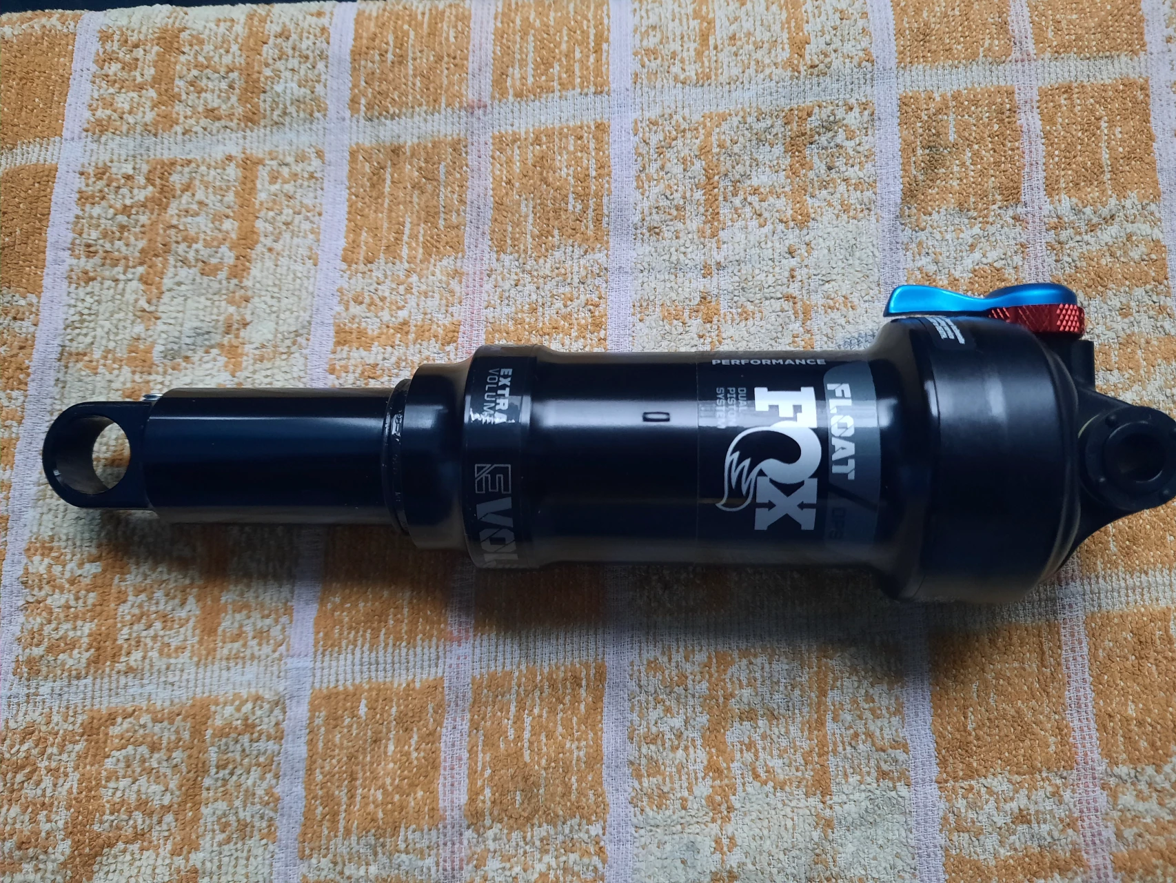 4. FOX NOU amortizor Shock 190x45 FLOAT DPS performance