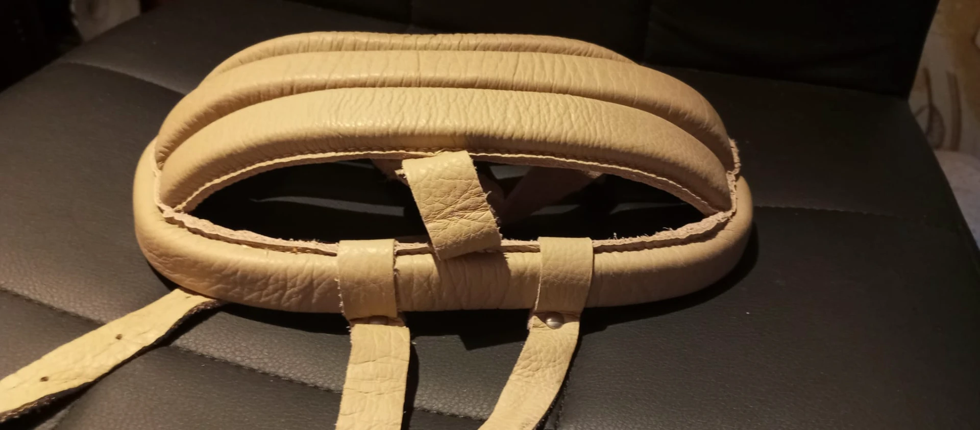4. Casca vintage piele