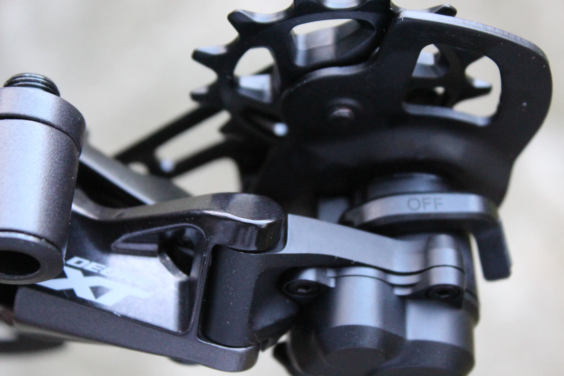 9. Shimano Deore XT RD-M8120 SGS - Shadow RD+ 12vit. schimbator spate
