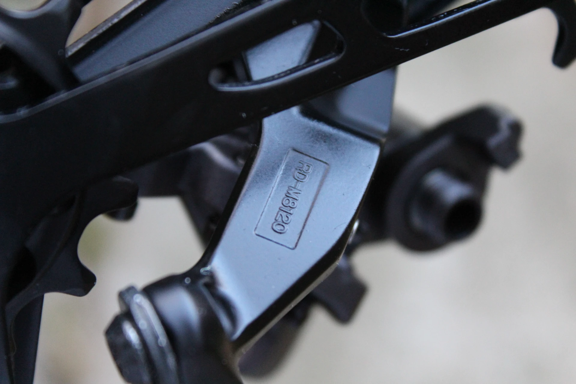 8. Shimano Deore XT RD-M8120 SGS - Shadow RD+ 12vit. schimbator spate