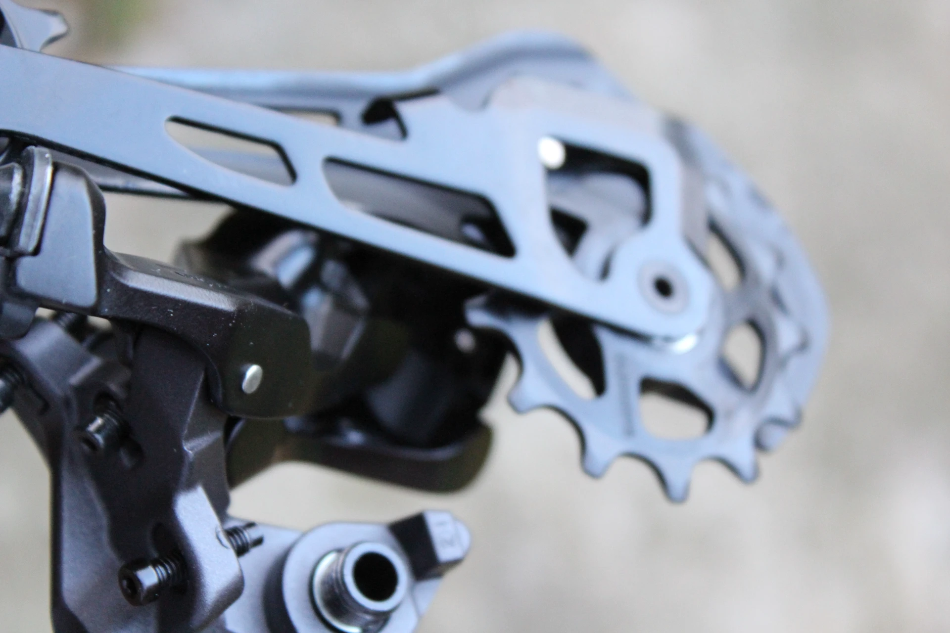 7. Shimano Deore XT RD-M8120 SGS - Shadow RD+ 12vit. schimbator spate