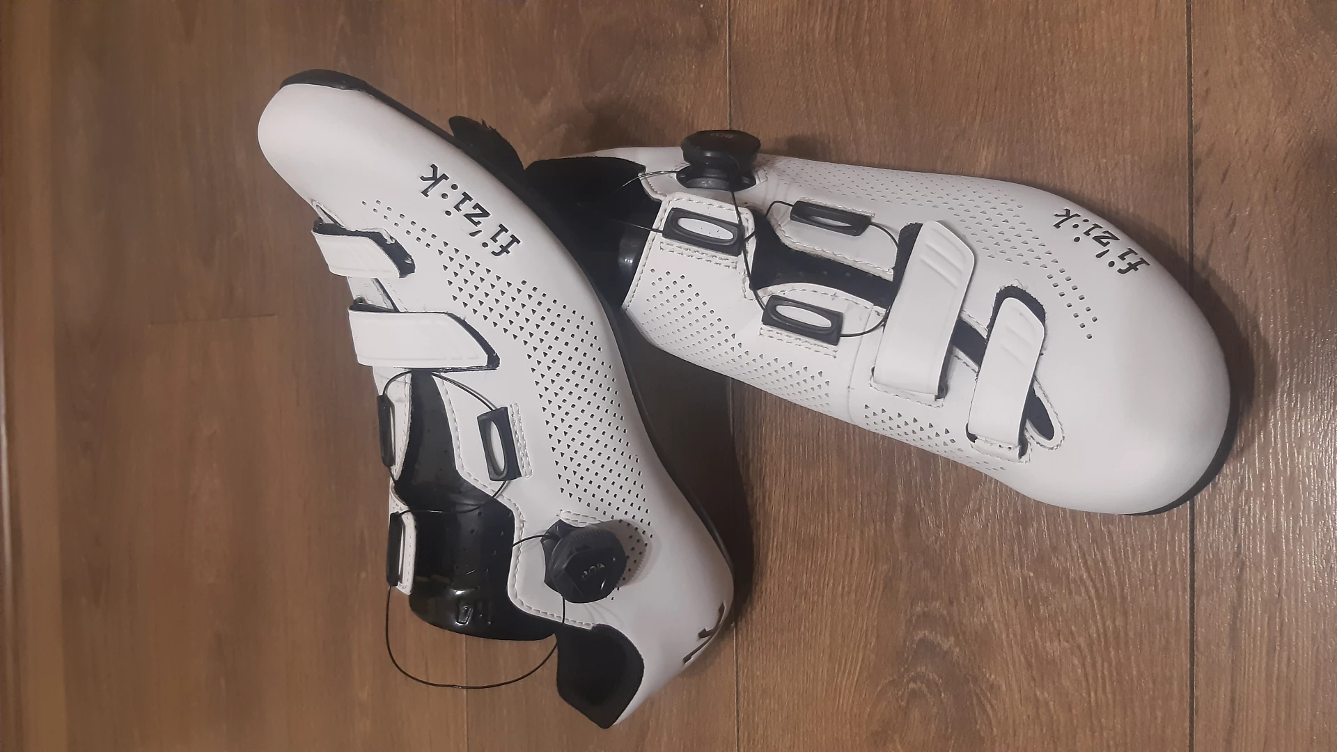 1. Pantofi ciclism Fizik R4 , 43