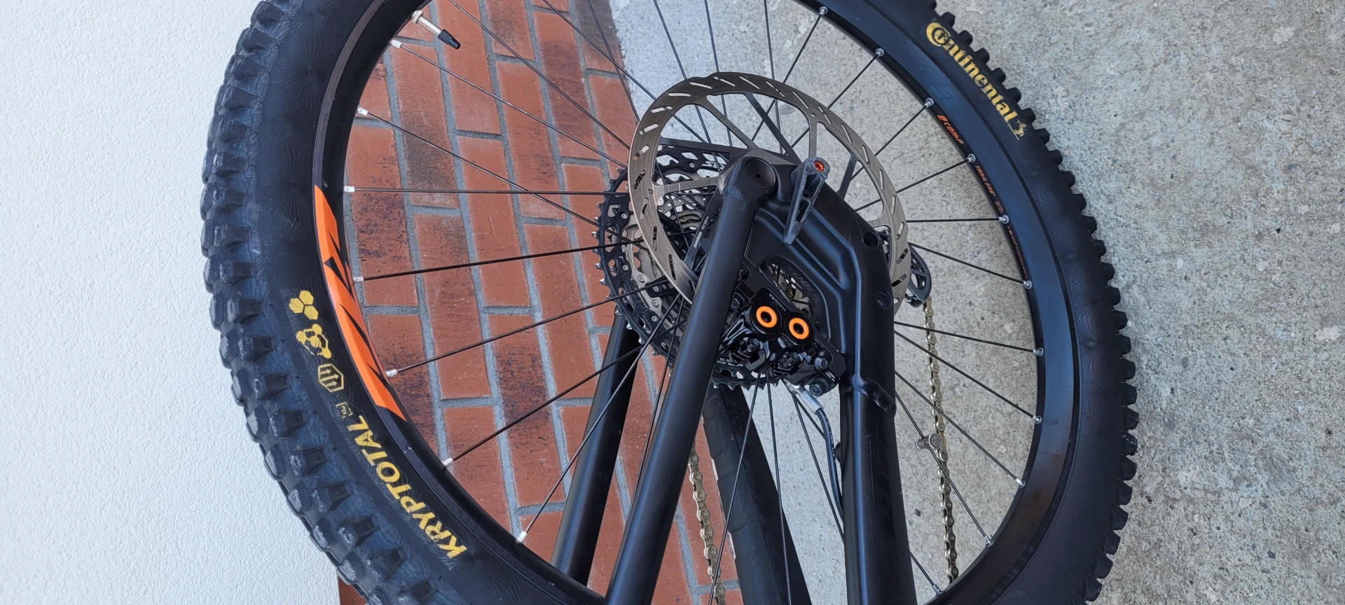 8. Vând bicicletă electrică KTM Macina Prowler Master Carbon model 2020