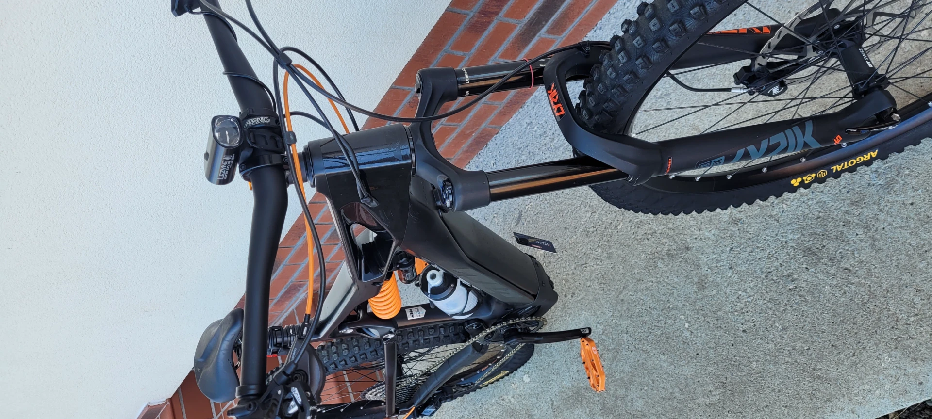 4. Vând bicicletă electrică KTM Macina Prowler Master Carbon model 2020