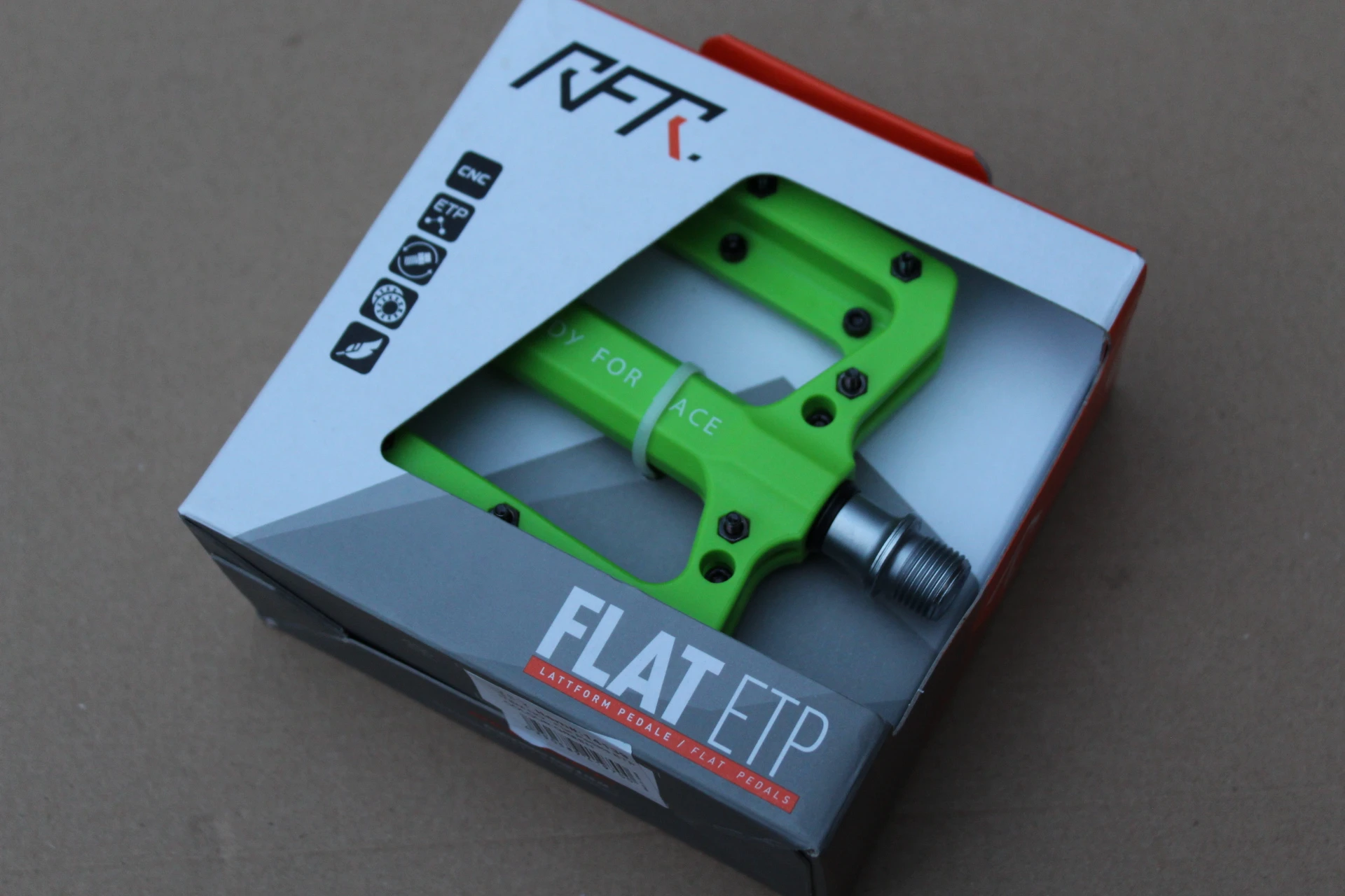 2. RFR Ready for Race - Nylon Flat Pedale - Verde