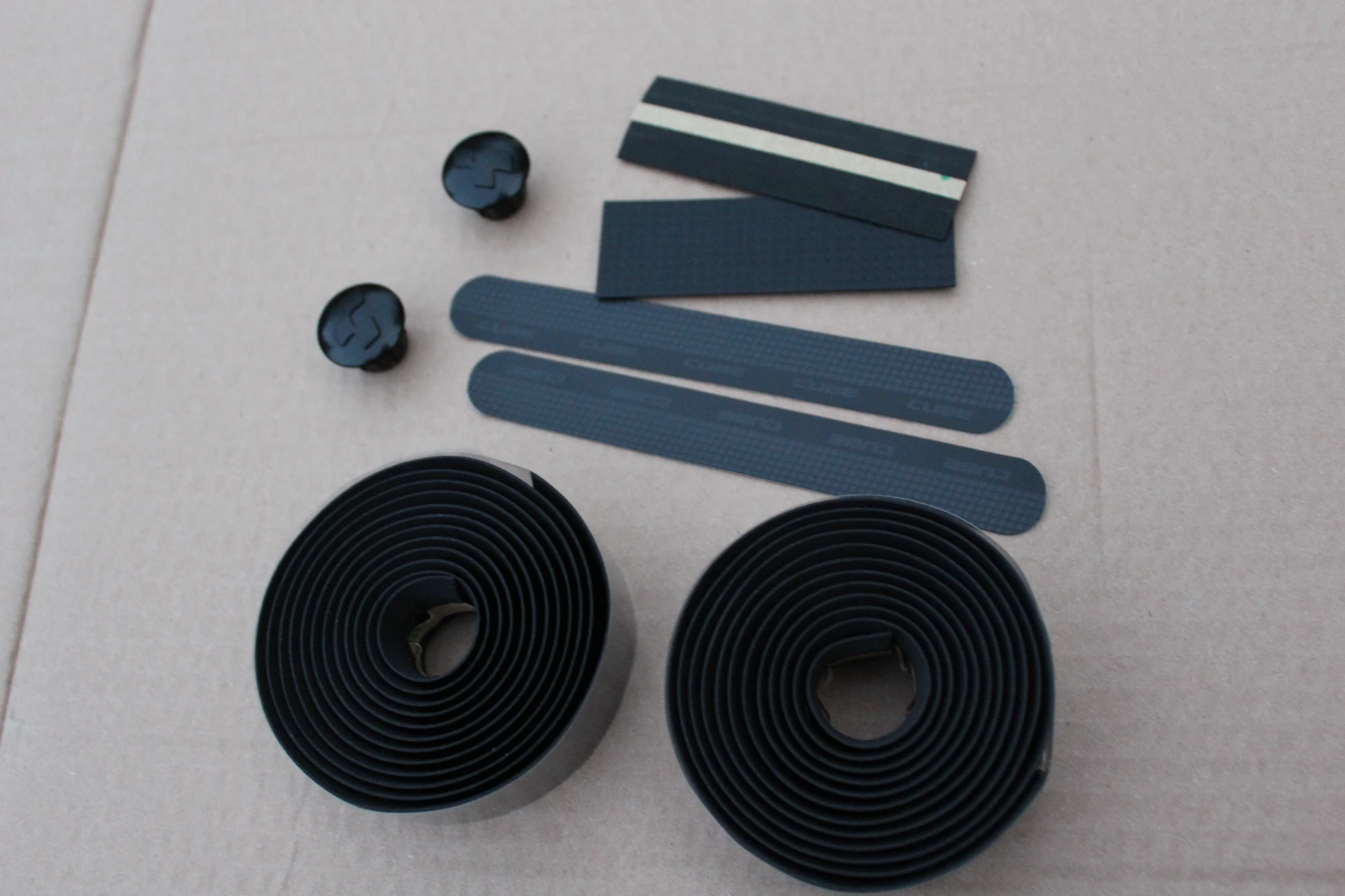2. Cube Soft Grip ghidolina - Negru Carbon