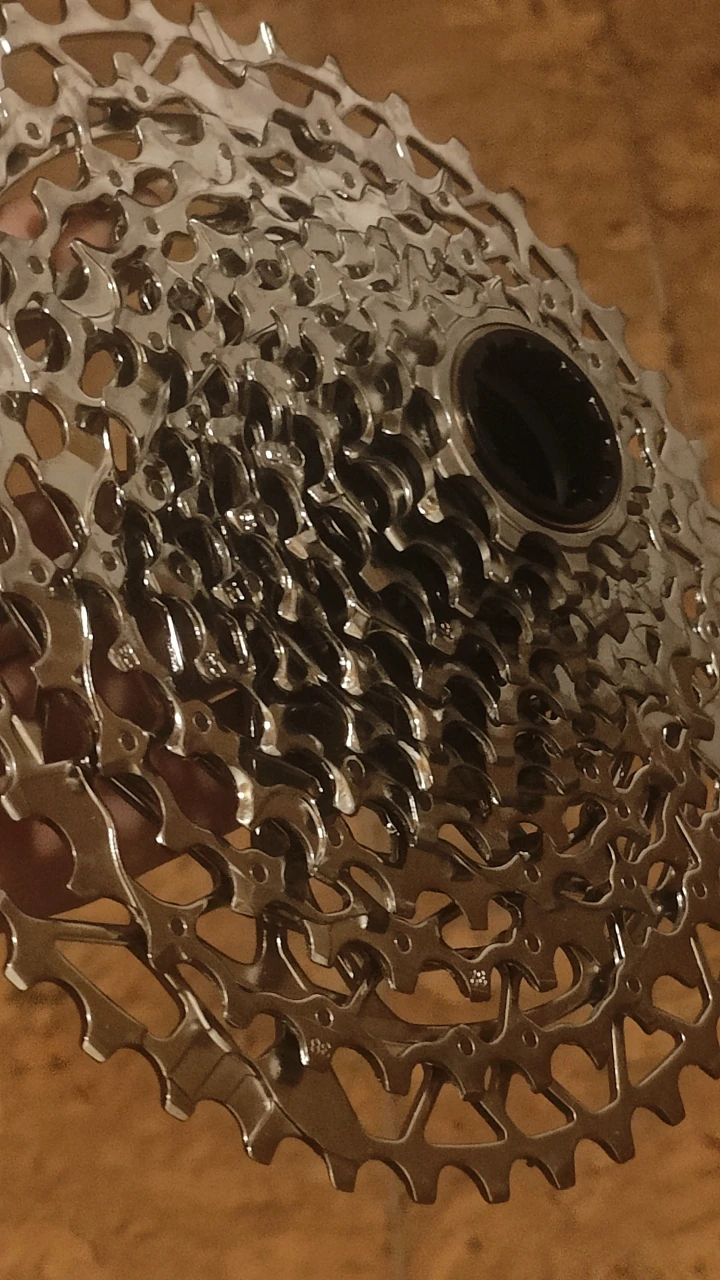 1. Caseta pinioane Sram XG-1251 10-44 XDR