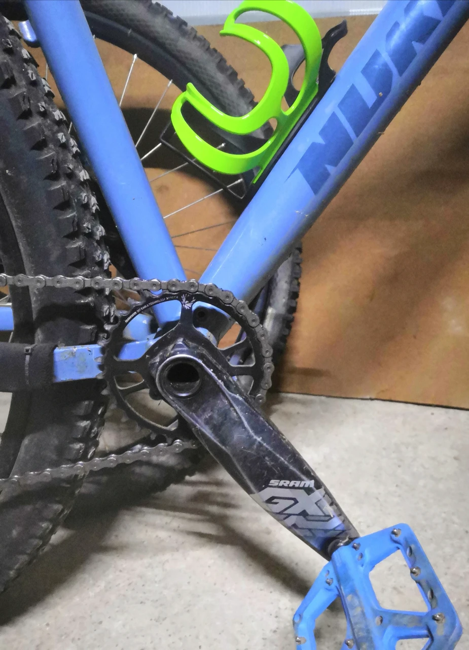 1. Nukeproof scout 29 L