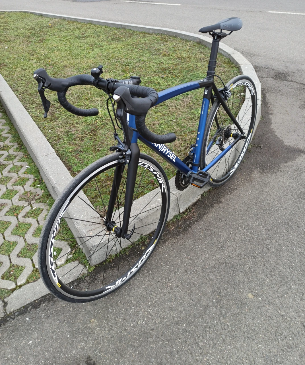 2. Van Rysel Ultegra AF