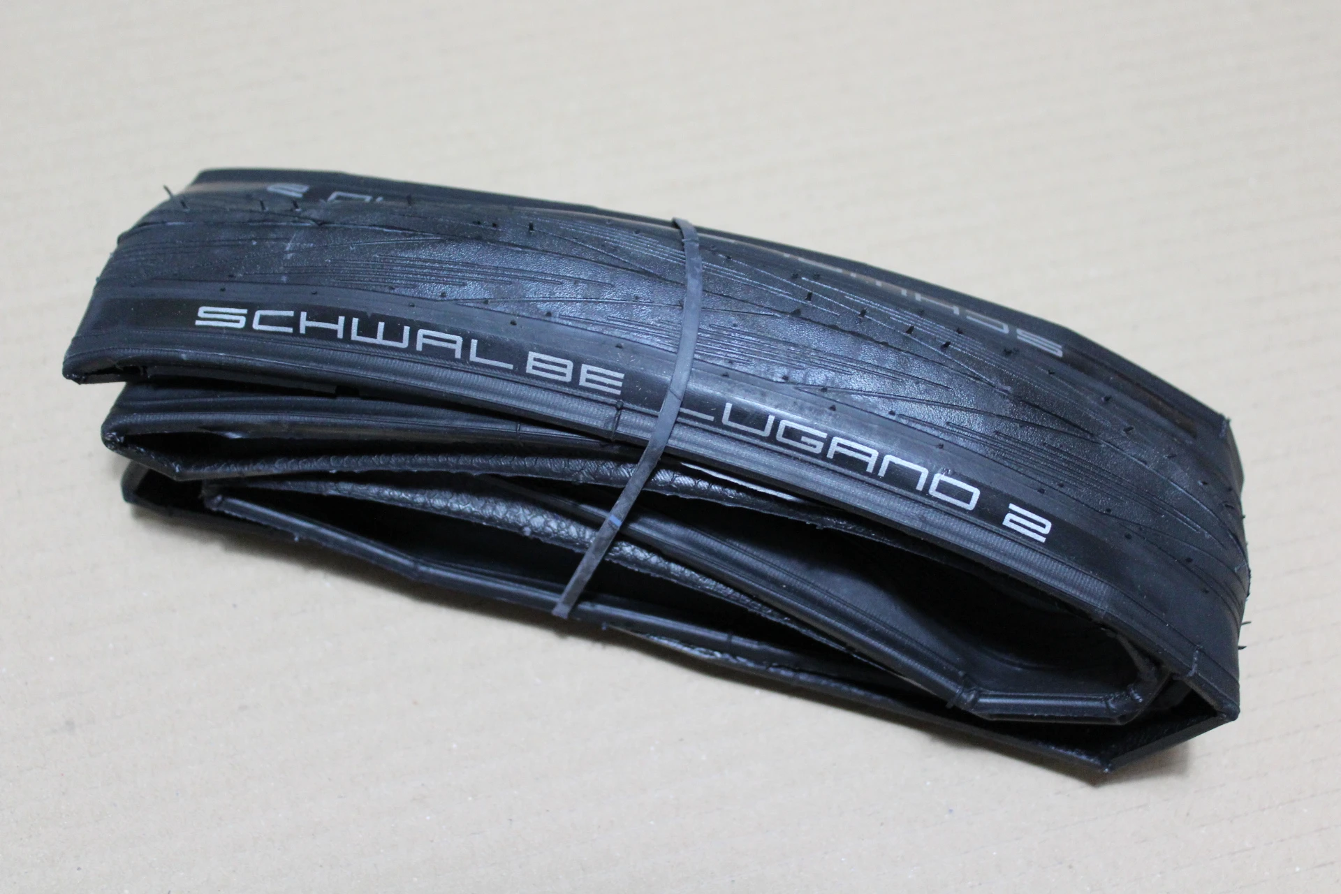 1. Schwalbe Lugano ll Active K-Guard Lite-Skin Silica-compound 25x622