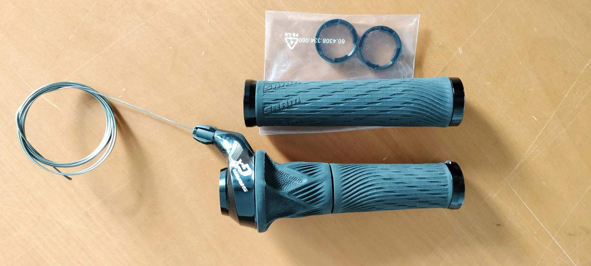 1. SRAM GX GRIP SHIFT 11SPD REAR BLK