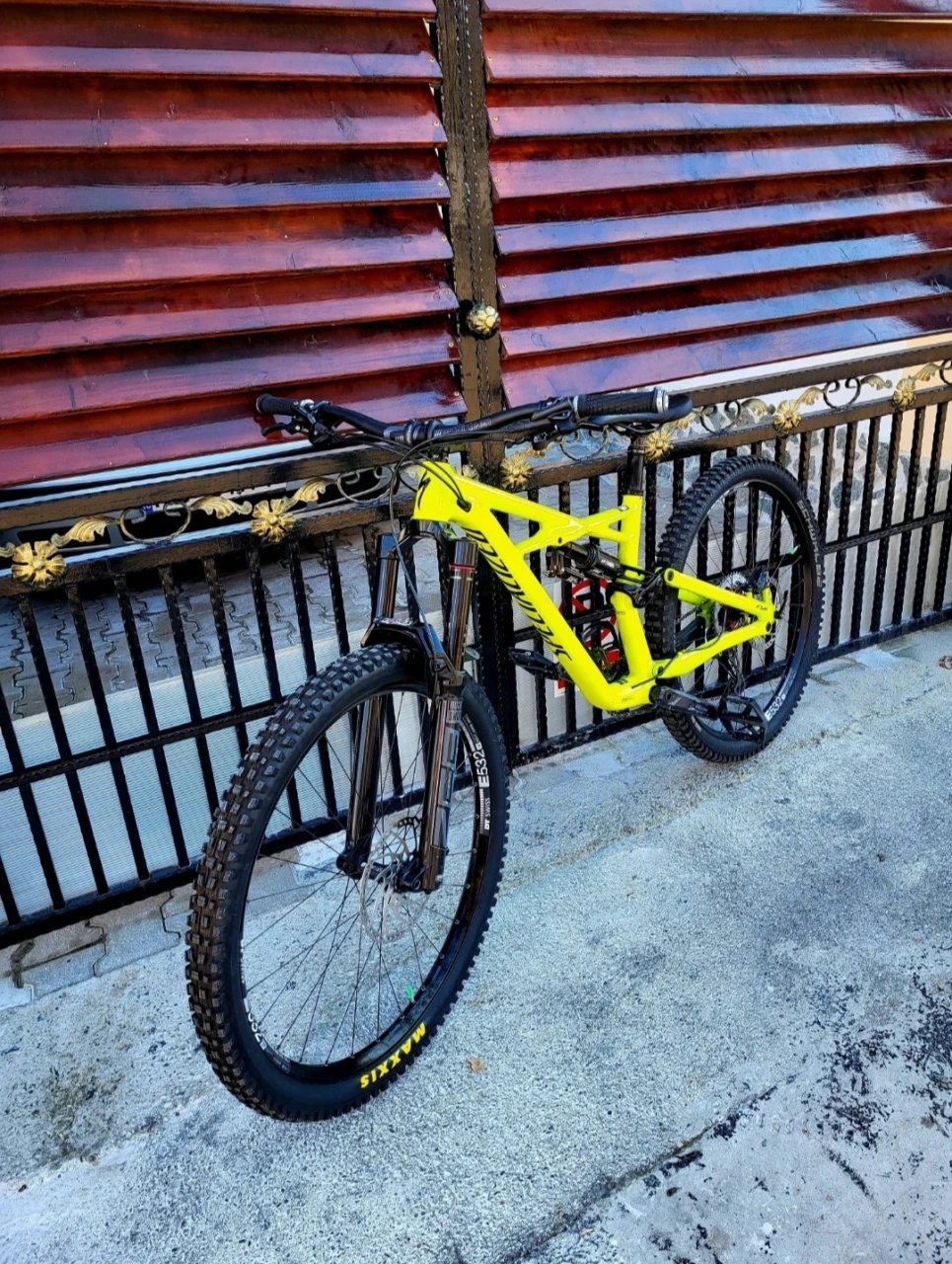 1. Specialized enduro 29