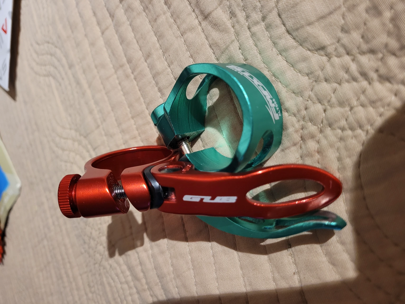 2. Colier cu cheițe rapidă pentru tijă de șa de 31.6 (mtb Scott, Trek etc.)