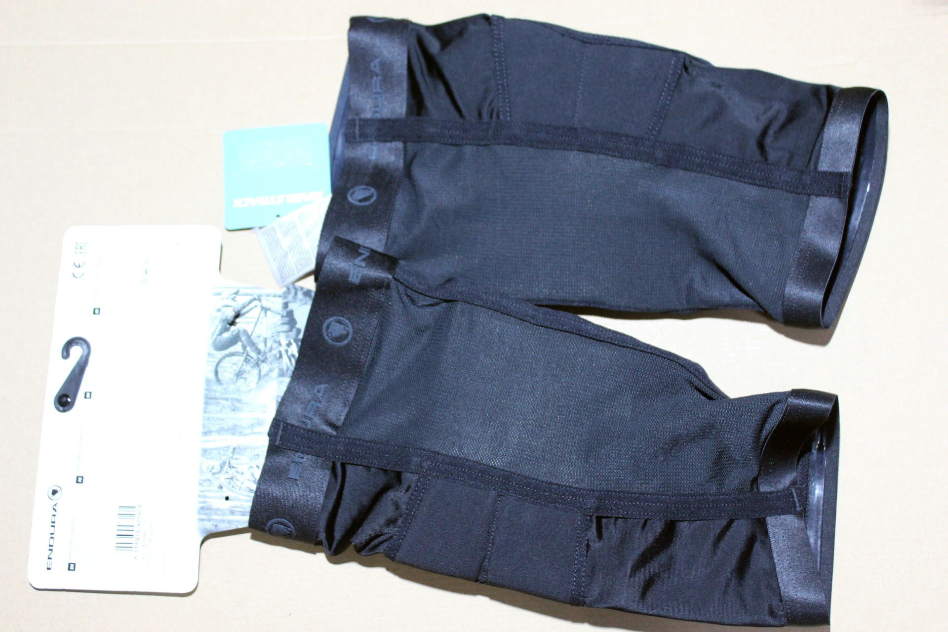 1. Endura SingleTrack Lite II genunchiere - marime L/XL