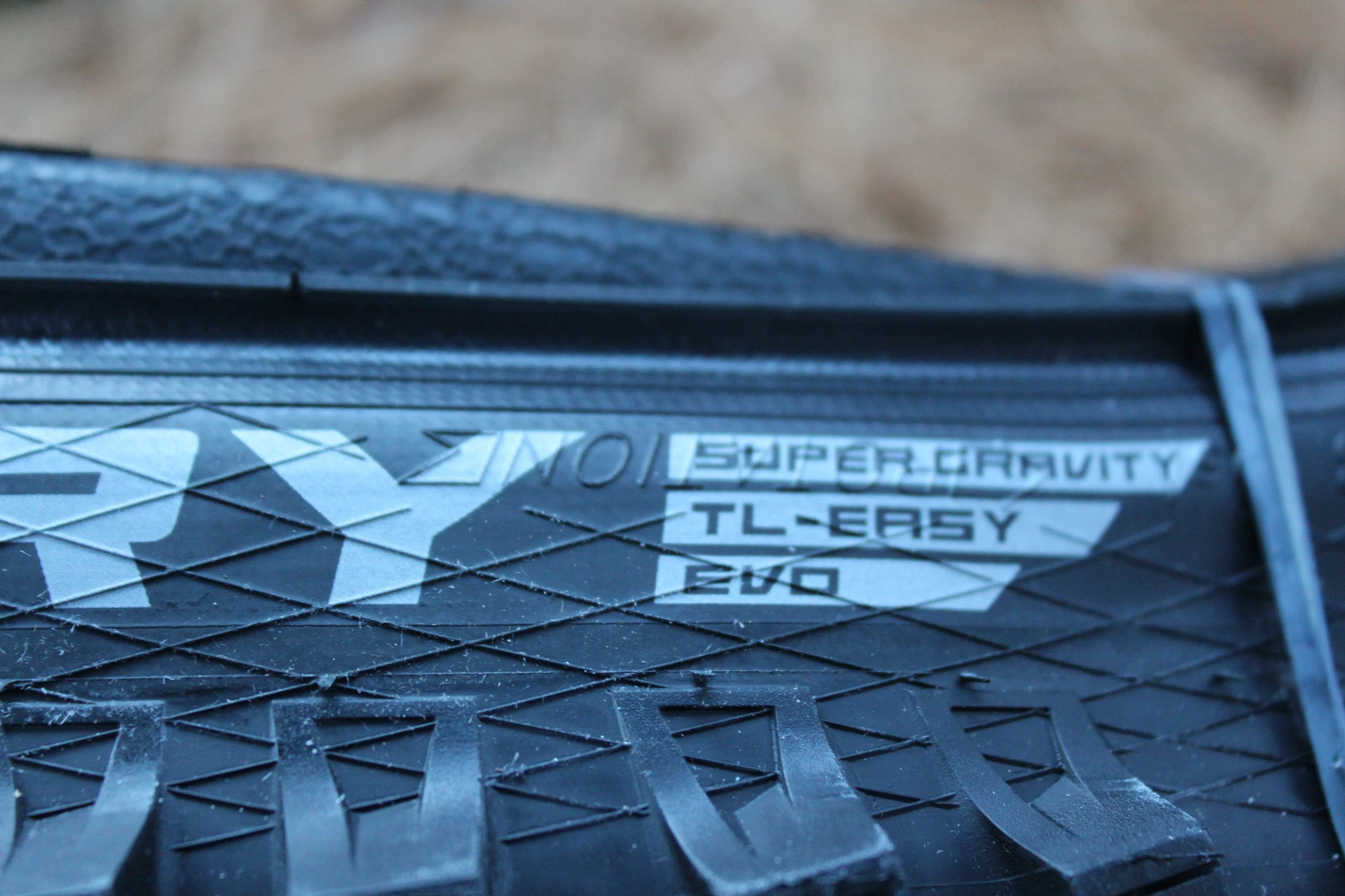 3. Schwalbe Magic Mary Evo Super Gravity 29x2,60" Addix Soft E-25 - TL-Ready