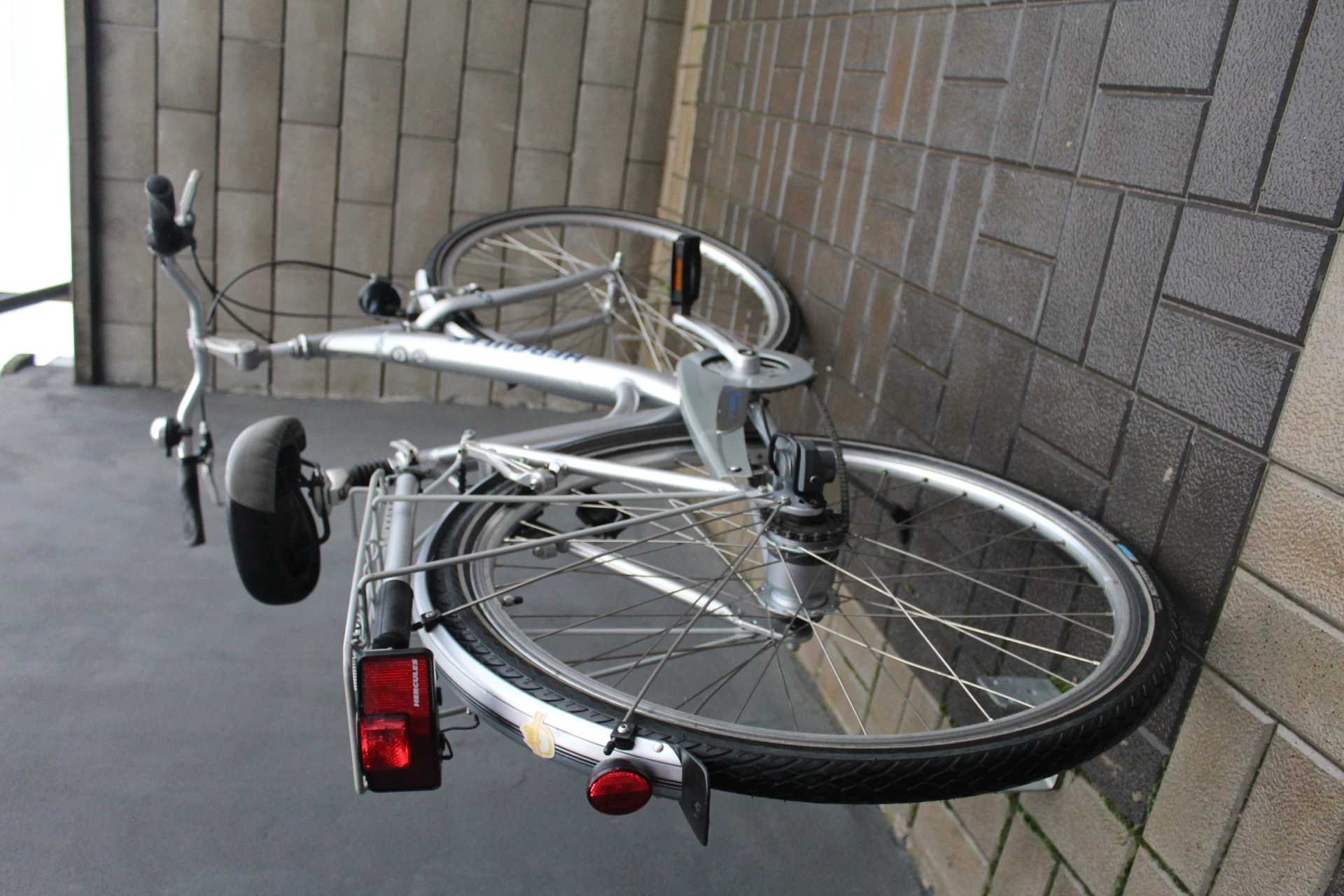 1. Bicicleta Hercules 28"