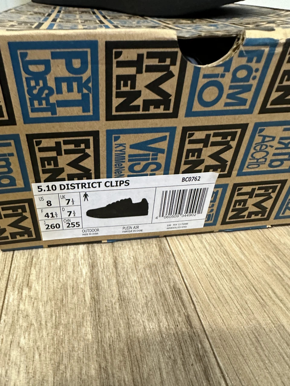 1. Pantofi Five Ten District Clips MTB Shoes