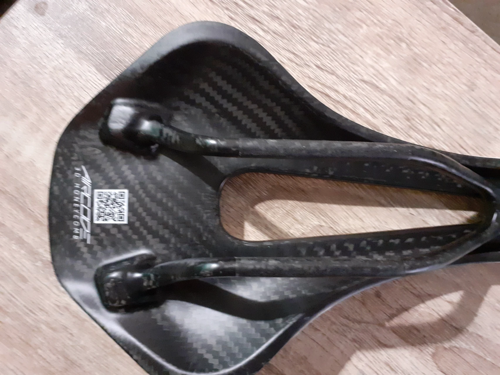 1. Sa full carbon - AirCode - 3D Honey